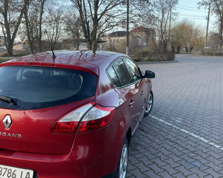 Красный Рено Меган, объемом двигателя 1.6 л и пробегом 205 тыс. км за 6899 $, фото 4 на Automoto.ua