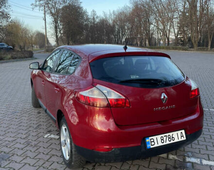 Красный Рено Меган, объемом двигателя 1.6 л и пробегом 205 тыс. км за 6899 $, фото 3 на Automoto.ua