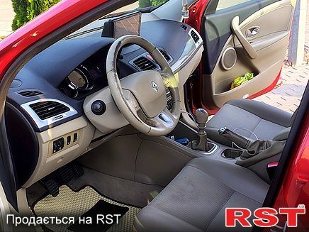 Красный Рено Меган, объемом двигателя 1.5 л и пробегом 239 тыс. км за 6800 $, фото 4 на Automoto.ua