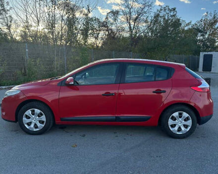 Рено Меган 2009 в Черновцах на Automoto.ua Красный Рено Меган, объемом двигателя 1.6 л и пробегом 220 тыс. км за 6500 $, фото 5 на Automoto.ua