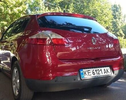 Рено Меган 2009 в Каменское - Днепродзержинск на Automoto.ua Красный Рено Меган, объемом двигателя 1.6 л и пробегом 212 тыс. км за 7200 $, фото 12 на Automoto.ua