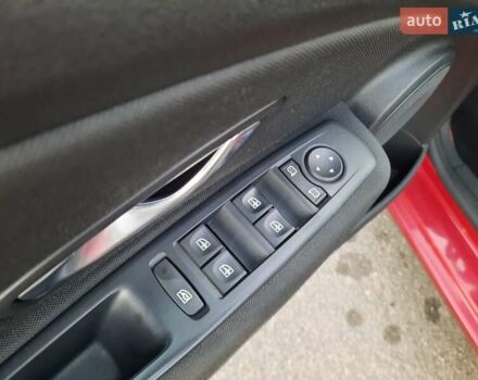 Рено Меган 2009 в Полтаве на Automoto.ua Красный Рено Меган, объемом двигателя 1.6 л и пробегом 178 тыс. км за 7300 $, фото 43 на Automoto.ua