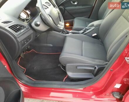 Рено Меган 2009 в Полтаве на Automoto.ua Красный Рено Меган, объемом двигателя 1.6 л и пробегом 178 тыс. км за 7300 $, фото 48 на Automoto.ua