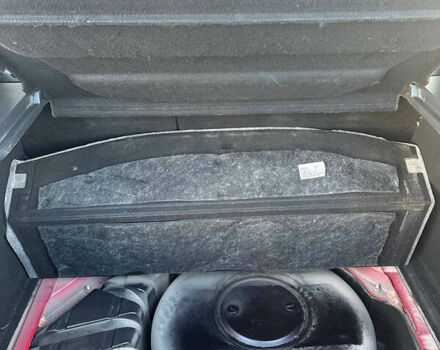 Рено Меган 2009 в Черновцах на Automoto.ua Красный Рено Меган, объемом двигателя 1.6 л и пробегом 220 тыс. км за 6500 $, фото 14 на Automoto.ua