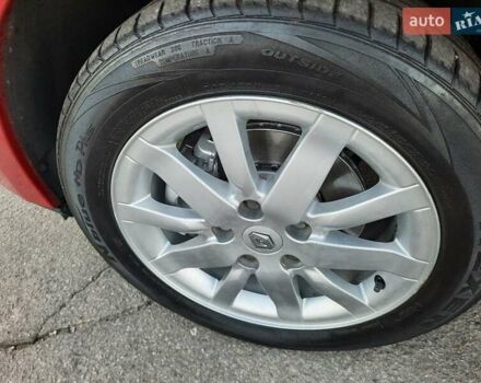 Рено Меган 2009 в Полтаве на Automoto.ua Красный Рено Меган, объемом двигателя 1.6 л и пробегом 178 тыс. км за 7300 $, фото 26 на Automoto.ua