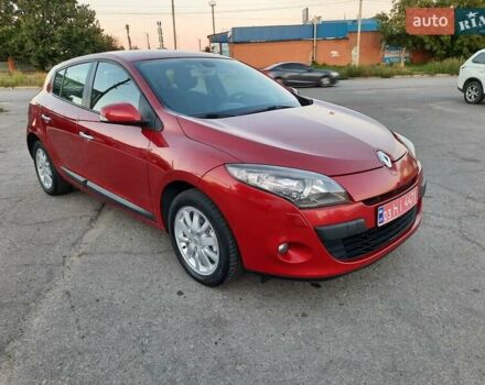 Рено Меган 2009 в Полтаве на Automoto.ua Красный Рено Меган, объемом двигателя 1.6 л и пробегом 178 тыс. км за 7300 $, фото 17 на Automoto.ua
