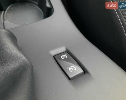Рено Меган 2009 в Полтаве на Automoto.ua Красный Рено Меган, объемом двигателя 1.6 л и пробегом 178 тыс. км за 7300 $, фото 50 на Automoto.ua