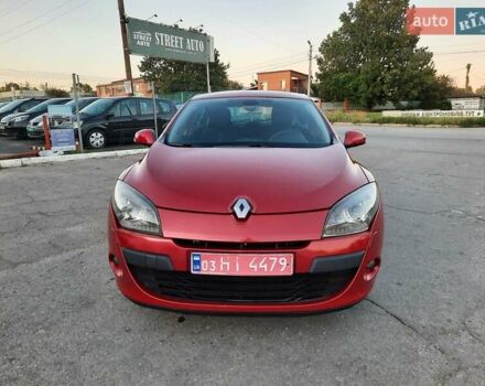 Рено Меган 2009 в Полтаве на Automoto.ua Красный Рено Меган, объемом двигателя 1.6 л и пробегом 178 тыс. км за 7300 $, фото 8 на Automoto.ua