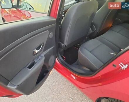 Рено Меган 2009 в Полтаве на Automoto.ua Красный Рено Меган, объемом двигателя 1.6 л и пробегом 178 тыс. км за 7300 $, фото 67 на Automoto.ua