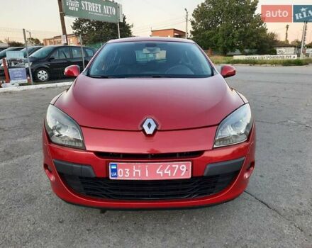 Рено Меган 2009 в Полтаве на Automoto.ua Красный Рено Меган, объемом двигателя 1.6 л и пробегом 178 тыс. км за 7300 $, фото 21 на Automoto.ua