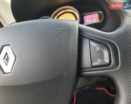 Рено Меган 2009 в Полтаве на Automoto.ua Красный Рено Меган, объемом двигателя 1.6 л и пробегом 178 тыс. км за 7300 $, фото 59 на Automoto.ua