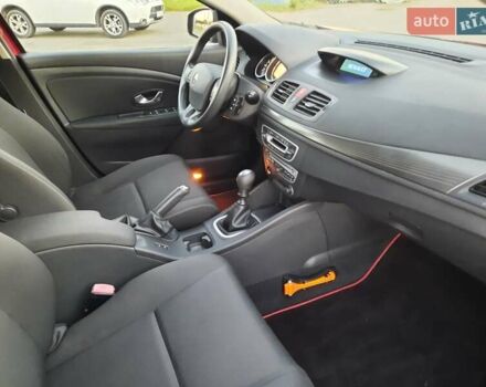 Рено Меган 2009 в Полтаве на Automoto.ua Красный Рено Меган, объемом двигателя 1.6 л и пробегом 178 тыс. км за 7300 $, фото 92 на Automoto.ua