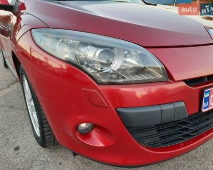 Рено Меган 2009 в Полтаве на Automoto.ua Красный Рено Меган, объемом двигателя 1.6 л и пробегом 178 тыс. км за 7300 $, фото 14 на Automoto.ua
