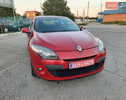 Рено Меган 2009 в Полтаве на Automoto.ua Красный Рено Меган, объемом двигателя 1.6 л и пробегом 178 тыс. км за 7300 $, фото 5 на Automoto.ua