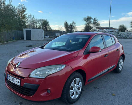 Рено Меган 2009 в Черновцах на Automoto.ua Красный Рено Меган, объемом двигателя 1.6 л и пробегом 220 тыс. км за 6500 $, фото 6 на Automoto.ua