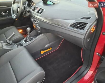 Рено Меган 2009 в Полтаве на Automoto.ua Красный Рено Меган, объемом двигателя 1.6 л и пробегом 178 тыс. км за 7300 $, фото 94 на Automoto.ua