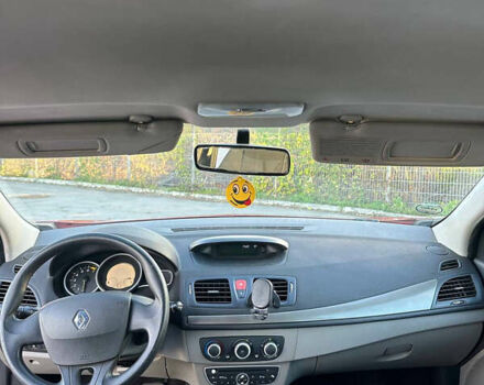 Рено Меган 2009 в Черновцах на Automoto.ua Красный Рено Меган, объемом двигателя 1.6 л и пробегом 220 тыс. км за 6500 $, фото 7 на Automoto.ua