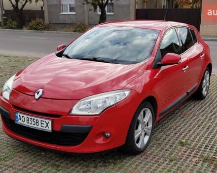 Рено Меган 2010 в Ужгороде на Automoto.ua Красный Рено Меган, объемом двигателя 1.4 л и пробегом 146 тыс. км за 6300 $, фото 5 на Automoto.ua