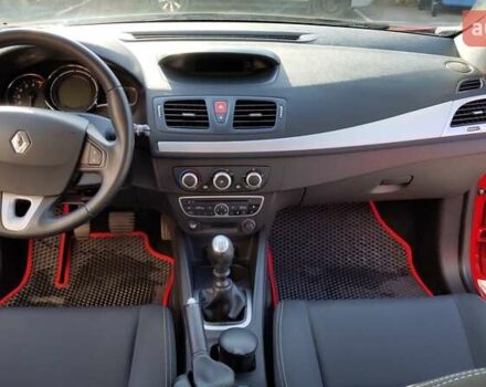 Рено Меган 2010 в Ужгороде на Automoto.ua Красный Рено Меган, объемом двигателя 1.4 л и пробегом 146 тыс. км за 6300 $, фото 10 на Automoto.ua