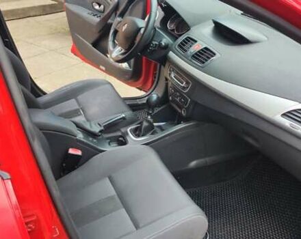 Красный Рено Меган, объемом двигателя 1.4 л и пробегом 195 тыс. км за 5000 $, фото 5 на Automoto.ua