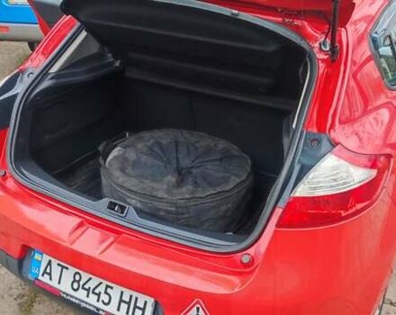 Красный Рено Меган, объемом двигателя 1.4 л и пробегом 195 тыс. км за 5000 $, фото 8 на Automoto.ua