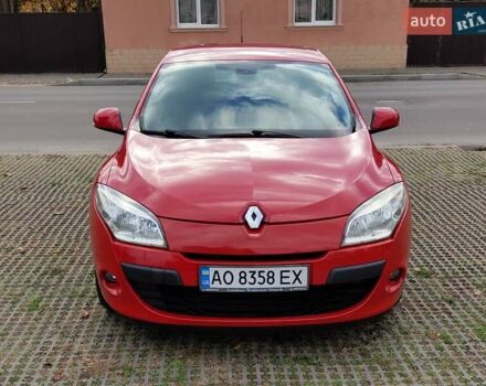 Рено Меган 2010 в Ужгороде на Automoto.ua Красный Рено Меган, объемом двигателя 1.4 л и пробегом 146 тыс. км за 6300 $, фото 8 на Automoto.ua
