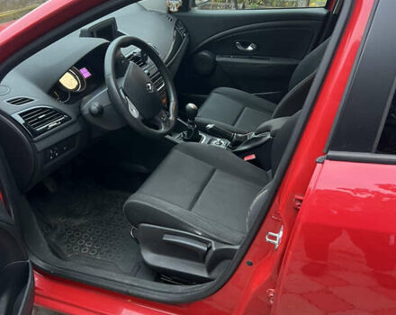 Красный Рено Меган, объемом двигателя 1.5 л и пробегом 231 тыс. км за 6200 $, фото 17 на Automoto.ua