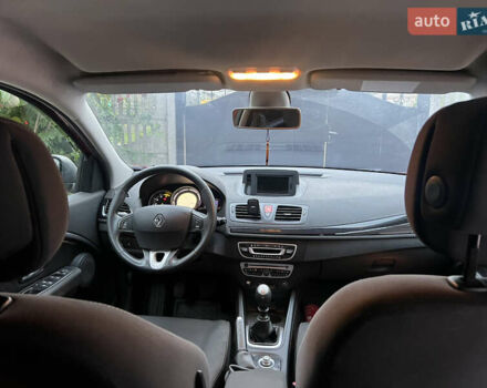 Красный Рено Меган, объемом двигателя 1.5 л и пробегом 231 тыс. км за 6200 $, фото 26 на Automoto.ua