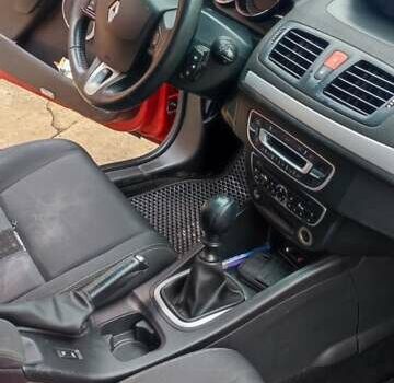 Красный Рено Меган, объемом двигателя 1.4 л и пробегом 195 тыс. км за 5000 $, фото 4 на Automoto.ua