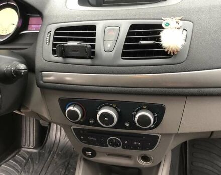 Червоний Рено Меган, об'ємом двигуна 1.6 л та пробігом 176 тис. км за 6799 $, фото 24 на Automoto.ua