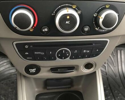 Червоний Рено Меган, об'ємом двигуна 1.6 л та пробігом 176 тис. км за 6799 $, фото 44 на Automoto.ua