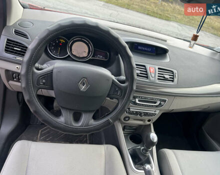 Червоний Рено Меган, об'ємом двигуна 1.5 л та пробігом 238 тис. км за 6500 $, фото 10 на Automoto.ua