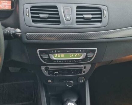 Красный Рено Меган, объемом двигателя 1.46 л и пробегом 235 тыс. км за 7200 $, фото 12 на Automoto.ua