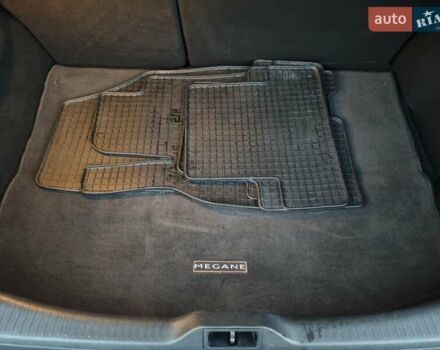 Красный Рено Меган, объемом двигателя 1.46 л и пробегом 235 тыс. км за 7200 $, фото 2 на Automoto.ua