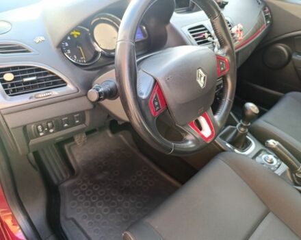 Красный Рено Меган, объемом двигателя 1.5 л и пробегом 202 тыс. км за 7950 $, фото 3 на Automoto.ua