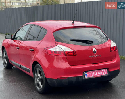 Красный Рено Меган, объемом двигателя 1.6 л и пробегом 188 тыс. км за 6999 $, фото 7 на Automoto.ua