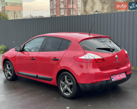 Красный Рено Меган, объемом двигателя 1.6 л и пробегом 188 тыс. км за 6999 $, фото 6 на Automoto.ua