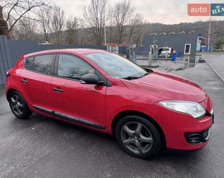 Красный Рено Меган, объемом двигателя 1.6 л и пробегом 188 тыс. км за 6999 $, фото 11 на Automoto.ua