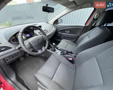 Красный Рено Меган, объемом двигателя 1.6 л и пробегом 188 тыс. км за 6999 $, фото 15 на Automoto.ua