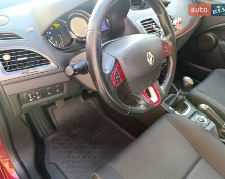 Красный Рено Меган, объемом двигателя 1.5 л и пробегом 202 тыс. км за 7950 $, фото 2 на Automoto.ua