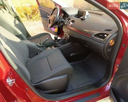 Красный Рено Меган, объемом двигателя 1.5 л и пробегом 202 тыс. км за 7950 $, фото 3 на Automoto.ua