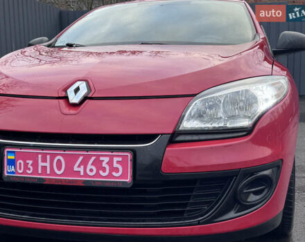 Красный Рено Меган, объемом двигателя 1.6 л и пробегом 188 тыс. км за 6999 $, фото 14 на Automoto.ua