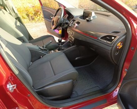 Красный Рено Меган, объемом двигателя 1.5 л и пробегом 202 тыс. км за 7950 $, фото 4 на Automoto.ua