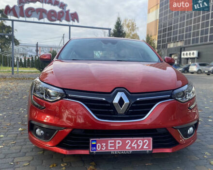Красный Рено Меган, объемом двигателя 1.4 л и пробегом 150 тыс. км за 13700 $, фото 2 на Automoto.ua