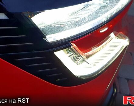 Красный Рено Меган, объемом двигателя 0 л и пробегом 17 тыс. км за 38900 $, фото 10 на Automoto.ua