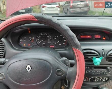Красный Рено Меган, объемом двигателя 1.6 л и пробегом 116 тыс. км за 1700 $, фото 5 на Automoto.ua
