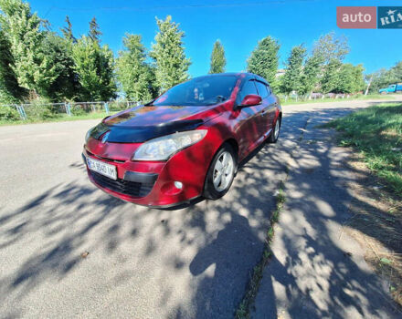 Красный Рено Меган, объемом двигателя 2 л и пробегом 170 тыс. км за 5800 $, фото 2 на Automoto.ua