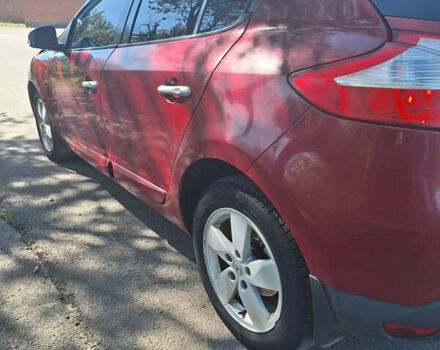 Красный Рено Меган, объемом двигателя 2 л и пробегом 170 тыс. км за 5800 $, фото 3 на Automoto.ua