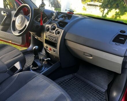 Рено Меган 2003 в Львове на Automoto.ua Красный Рено Меган, объемом двигателя 1.6 л и пробегом 245 тыс. км за 4000 $, фото 12 на Automoto.ua