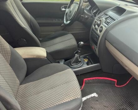 Красный Рено Меган, объемом двигателя 1.9 л и пробегом 237 тыс. км за 3000 $, фото 4 на Automoto.ua